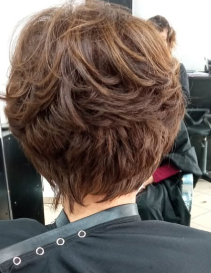 Corte moderno con textura y movimiento