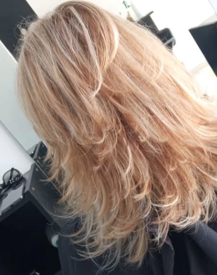 Peinado con volumen y ondas